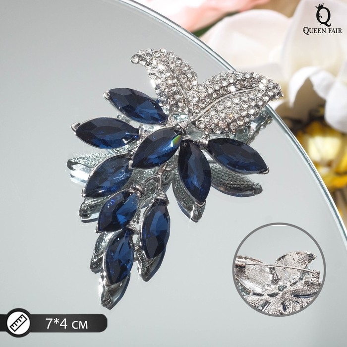 Брошь &laquo;Капель&raquo; гроздь, цвет бело-синий в серебре