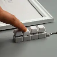 Брелок - антистресс для ключей на карабине &laquo;Клавиши кейкап&raquo;, белый, 7.6&times;2&times;2.7 см