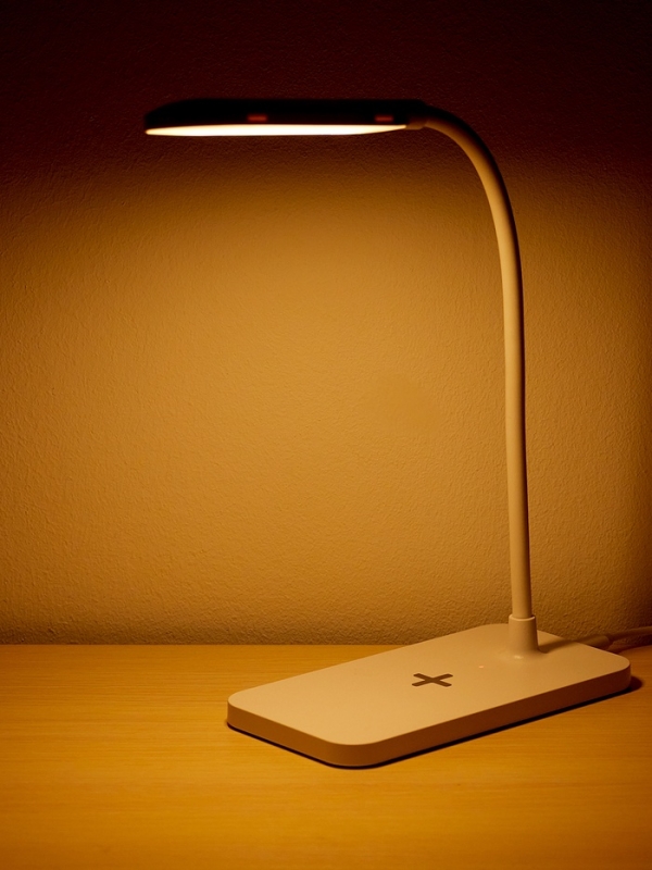 Настольная лампа с беспроводной зарядкой, GMV-0265, 15 Вт, белая