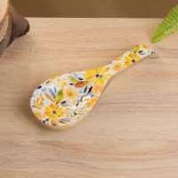 Подставка под ложку &laquo;Желтые и синие цветы&raquo;, 25.5&times;9&times;3.8 см, дерево манго