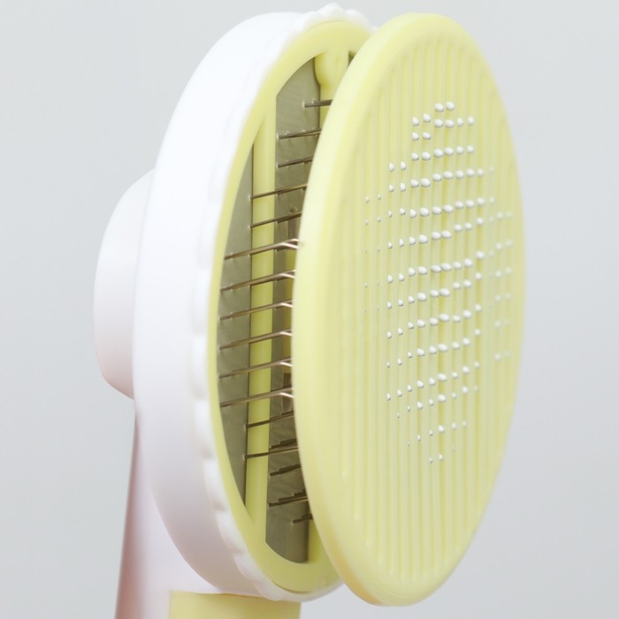 Пуходёрка пластиковая с функцией самоочистки, 7,7 х 19,1 см, жёлтая Пуходёрка пластиковая с функцией самоочистки, 7,7 х 19,1 см, жёлтая