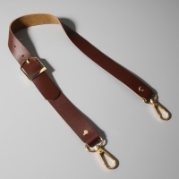 Ручка для сумки из натуральной кожи, регулируемая, с карабинами, 60 &plusmn; 2 см &times; 2,5 см, цвет коричневый/золотой