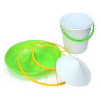 Кормушка бункерная для домашней птицы на 12 кг, пластик Кормушка бункерная для домашней птицы на 12 кг, пластик