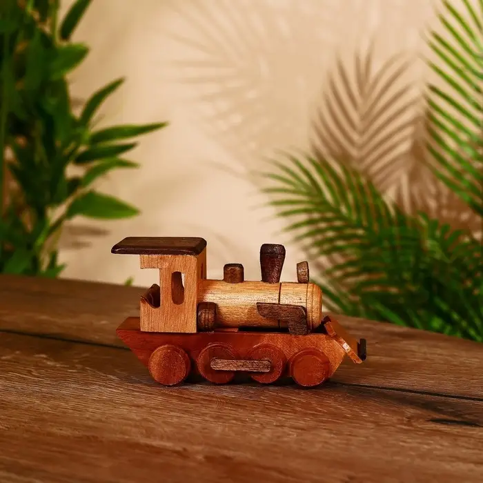 Сувенир "Паровоз" тиковое дерево 16х4,5х9 см