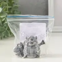 Сувенир "Кот с большой рыбиной" 4,8 см