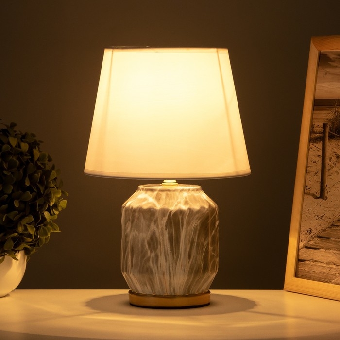 Лампа настольная "Вероника" 1х40Вт Е14 черный/белый 20х20х31см