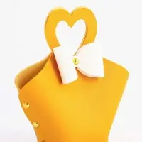 Кожанная подарочная сумочка 10,5 х 5 х 6 см желтая