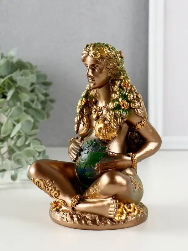 Сувенир полистоун "Природа-мать" 10,5х9,3х17 см