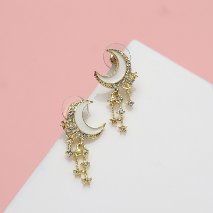 Серьги со стразами «Полумесяц» звёзды, цвет белый в золоте Серьги со стразами «Полумесяц» звёзды, цвет белый в золоте