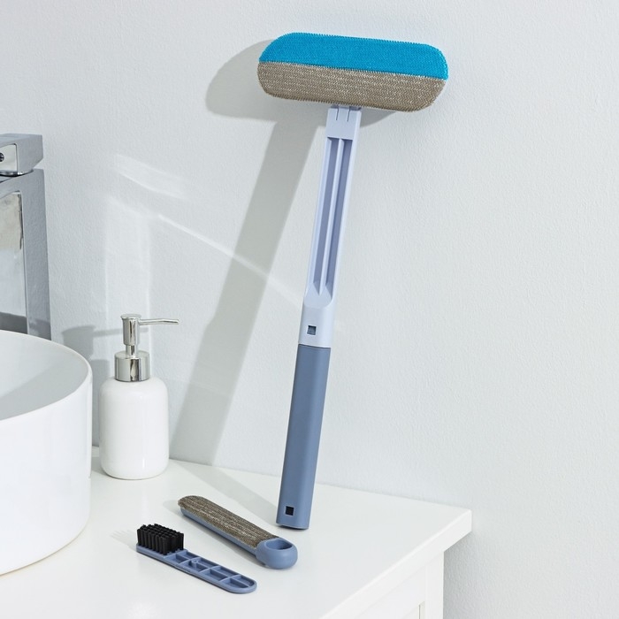 Щётка для окон Raccoon, длина 44 см, велюровая насадка 18,2&times;6,5 см, щётка для одежды 18,2&times;2 см, пластиковая щётка 2&times;14,5 см, силиконовый сгон 18,2 см