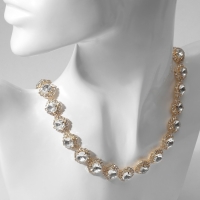 Колье &laquo;Драгоценность&raquo; круг в стразах, цвет белый в золоте, 32 см