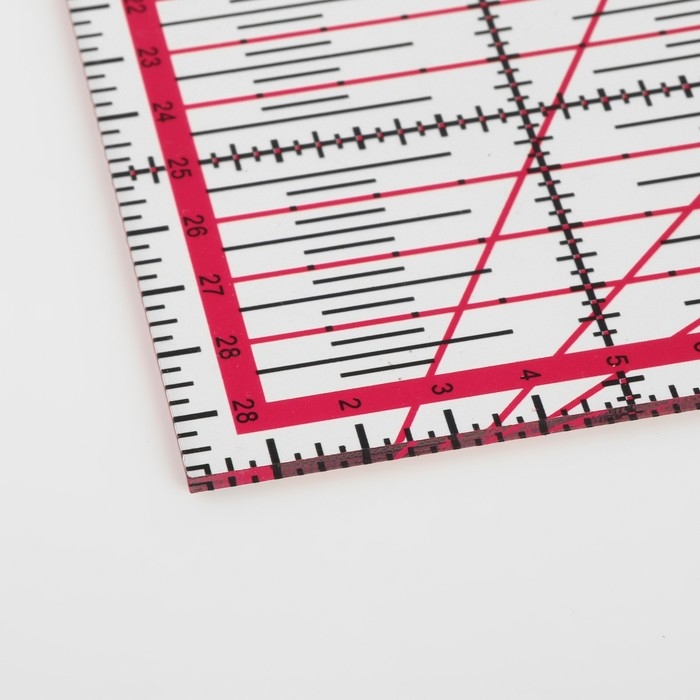 Линейка для квилтинга и пэчворка, 30 × 30 см, толщина 3 мм, цвет прозрачный/розовый Линейка для квилтинга и пэчворка, 30 × 30 см, толщина 3 мм, цвет прозрачный/розовый