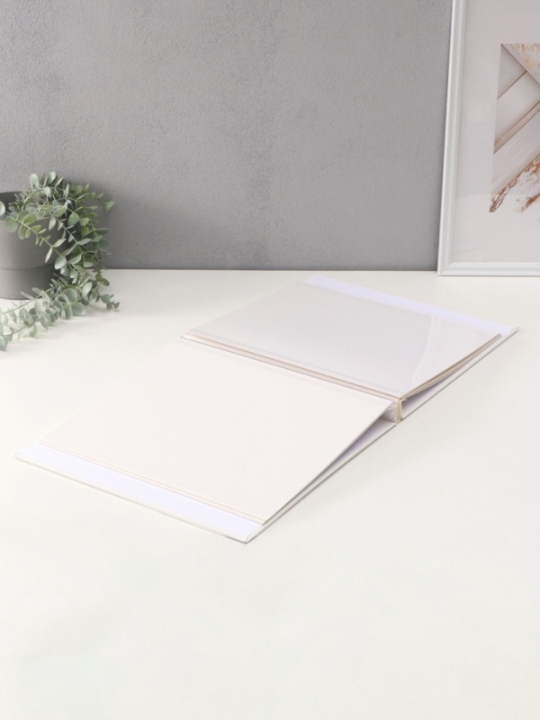 Фотоальбом магнитный 20 листов "Малыш-жираф с сердечками" кожзам, в коробке 2,6х32х33,5 см   1072000