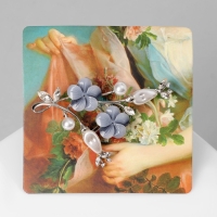 Брошь &laquo;Цветущая ветвь&raquo;, цвет бело-серый в серебре