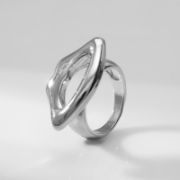 Кольцо металл «Тренд» губы, цвет серебро, размер 18 Кольцо металл «Тренд» губы, цвет серебро, размер 18