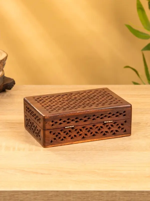 Шкатулка резная "Холи" 18х13х6 см, дерево шишам