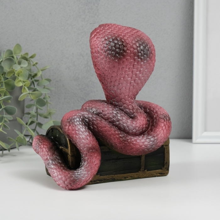 Новогодняя копилка Новогодняя копилка "Кобра на сундуке " 20 х 17 х 12 см, бордовый