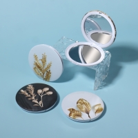 Зеркало складное «Листья», d = 7,5 см, с увеличением, рисунок МИКС Зеркало складное «Листья», d = 7,5 см, с увеличением, рисунок МИКС