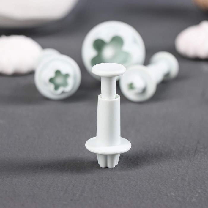 Набор плунжеров кондитерских Доляна &laquo;Ромашка&raquo;, 4 шт, d=3,3/2,4/2,1/2 см