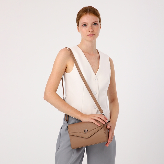 Сумка-мессенджер на магните, цвет бежевый Сумка-мессенджер на магните, цвет бежевый