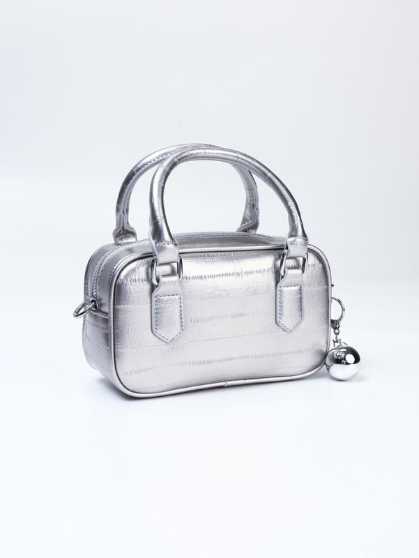 Сумка женская, 20*9*12, отд на молнии, длин ремень, серебро