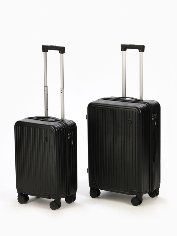 Чемодан 20", PС, 34*22*56, отд на молнии, код замок, 4 колеса, черный