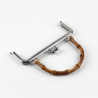 Фермуар пришивной, 21×9.5 см, с бамбуковой ручкой d=11×15.5 см, коричневый, серебристый Фермуар пришивной, 21×9.5 см, с бамбуковой ручкой d=11×15.5 см, коричневый, серебристый