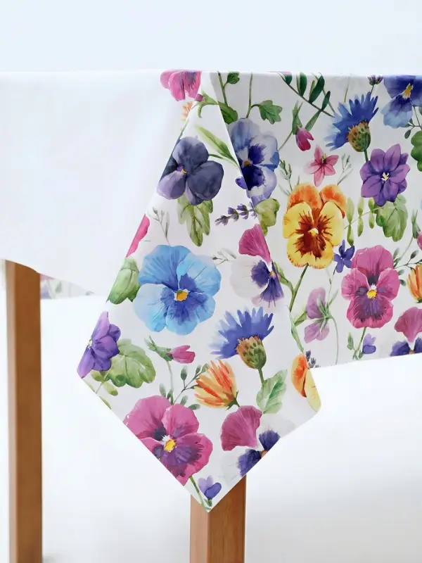 Скатерть одноразовая &laquo;Полевые цветы&raquo;, 130 х 180см