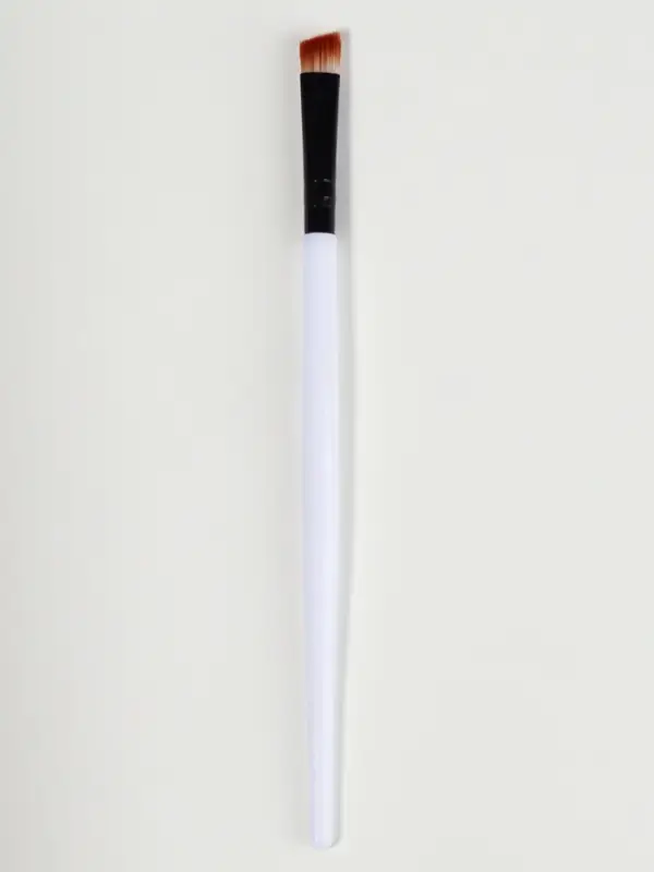 Кисть для макияжа, скошенная, 13.5 (&plusmn; 1) см, белая