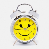 Будильник &laquo;Смайл&raquo;, циферблат d=11.5 см, с подсветкой, от батареек 1хАА, хром