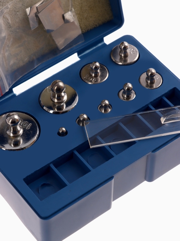 Весы лабораторные, с набором гирь 200 г.