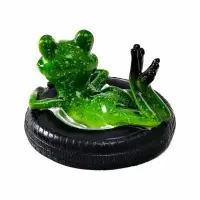Садовая фигура 14 х 13 х 9,5 см "Лягушка на шине" Водоплавающая