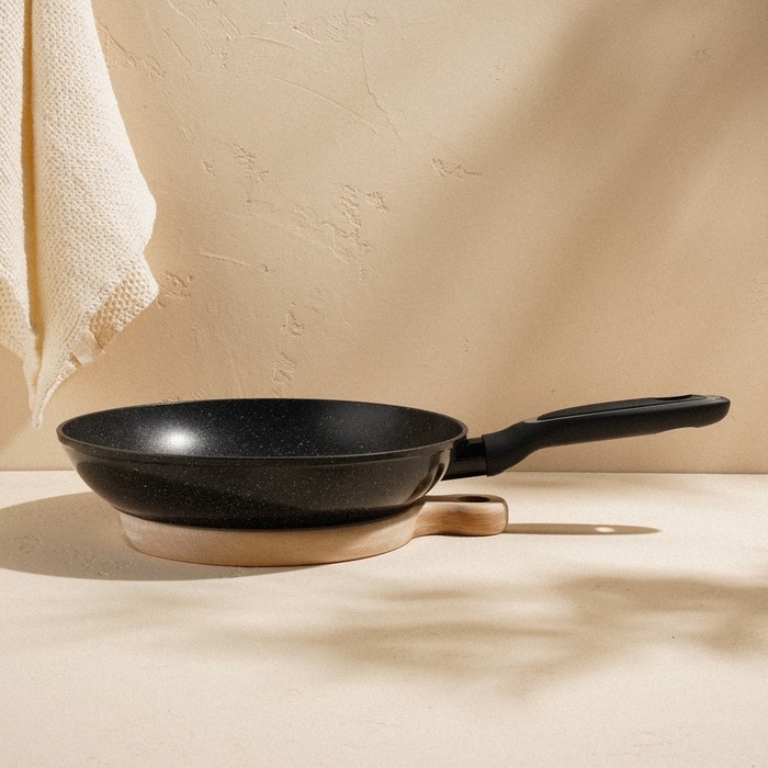 Сковорода алюминиевая с антипригарным покрытием SL Home, d=28, h=5 см, индукция, цвет чёрный Сковорода алюминиевая с антипригарным покрытием SL Home, d=28, h=5 см, индукция, цвет чёрный