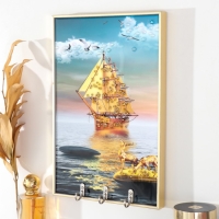 Ключница пластик, МДФ 3 крючка "Сияние корабля" стразы, золото 19,3х1,8х29 см Ключница пластик, МДФ 3 крючка "Сияние корабля" стразы, золото 19,3х1,8х29 см