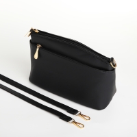 Сумка женская кросс-боди на молнии, цвет чёрный Сумка женская кросс-боди на молнии, цвет чёрный
