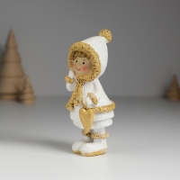 Сувенир полистоун "Малышка в белой шубке в варежках" МИКС 5х4х11,5 см Сувенир полистоун "Малышка в белой шубке в варежках" МИКС 5х4х11,5 см