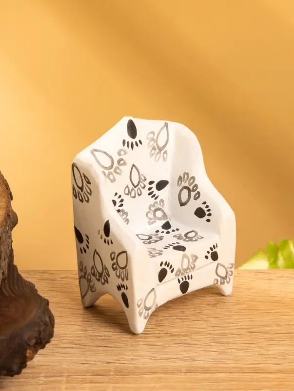 Сувенир &laquo;Кресло с следами&raquo;, 5&times;3&times;6.5 см, дерево, чёрно-белый