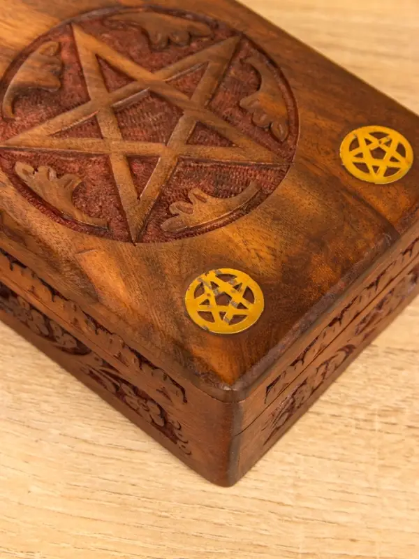 Шкатулка резная "Пента" 18х13х6 см, дерево шишам