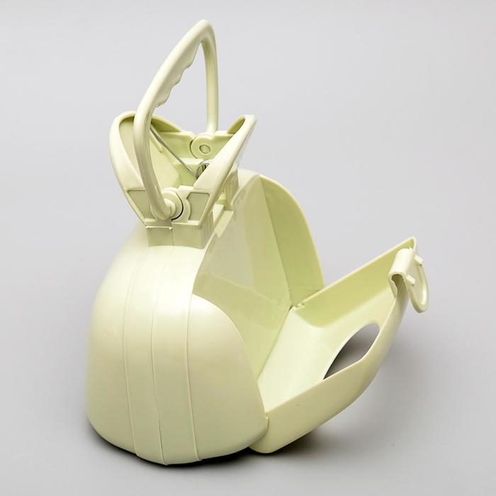 Совок для уборки за собаками с карманом для пакетов, 15,5 см х 9,5 см х 13 см, зелёный Совок для уборки за собаками с карманом для пакетов, 15,5 см х 9,5 см х 13 см, зелёный