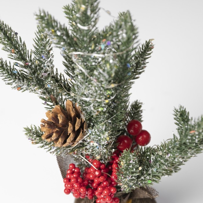 Светодиодная фигура &laquo;Ёлка с ягодами и шишками&raquo;, 11.5 &times; 27 &times; 7.5 см, пластик, батарейки CR2032х2 (в комплекте), свечение тёплое белое