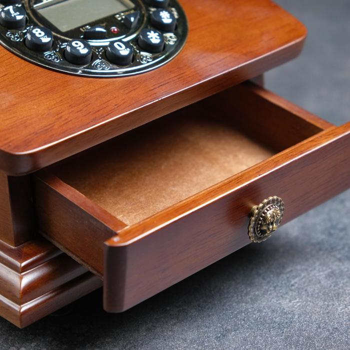 Ретро-телефон Ретро-телефон "Строгий", 17 х 17 х 26 см, дерево