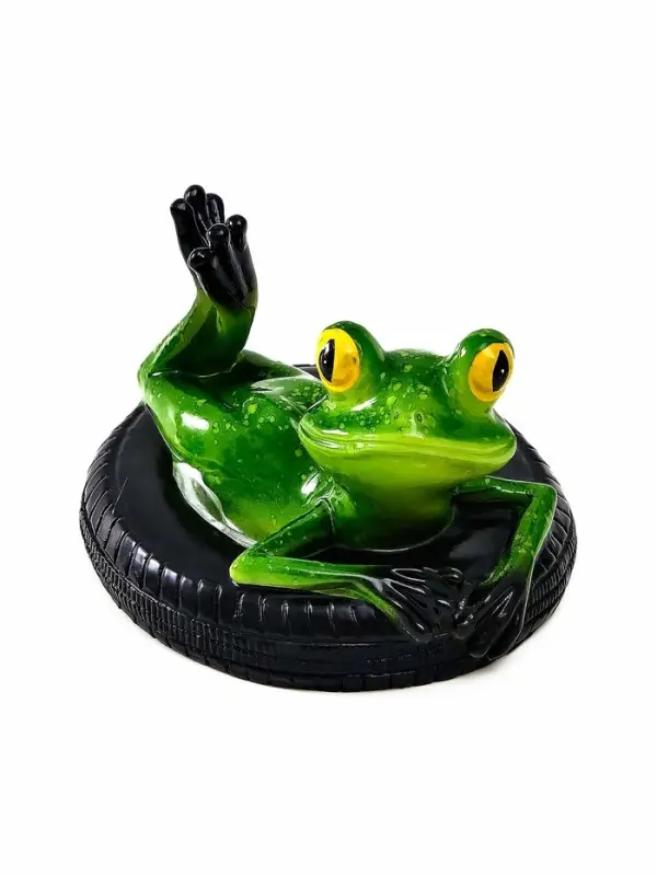 Садовая фигура 14 х 13 х 9,5 см "Лягушка на шине" Водоплавающая