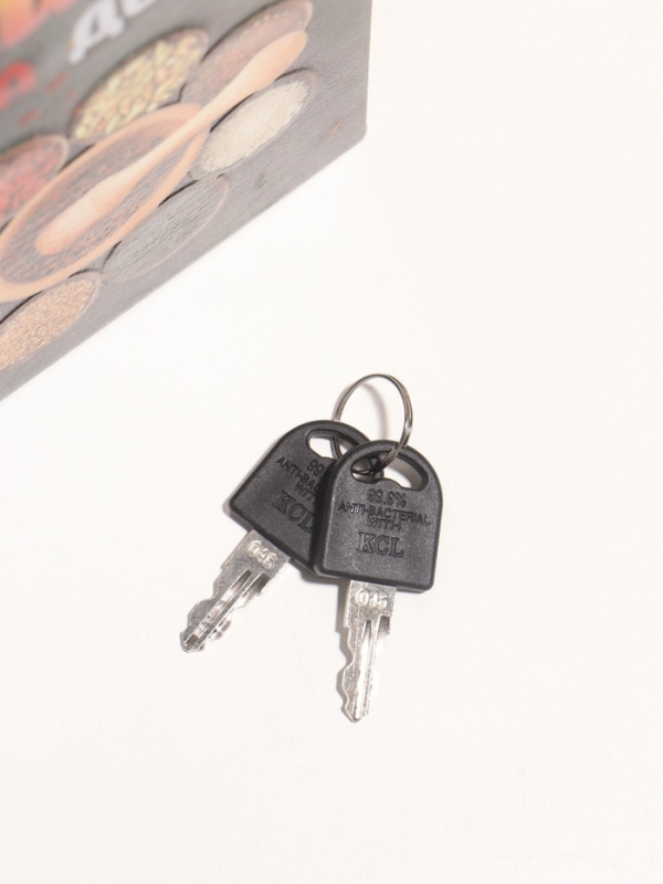 Сейф-книга дерево кожзам "Специи мира от А до Я" 3D тиснение 21х13х5 см