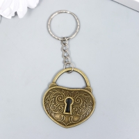 Брелок для ключей на кольце «Сердце-замочек», металл, 4.2×3.5 см, МИКС Брелок для ключей на кольце «Сердце-замочек», металл, 4.2×3.5 см, МИКС