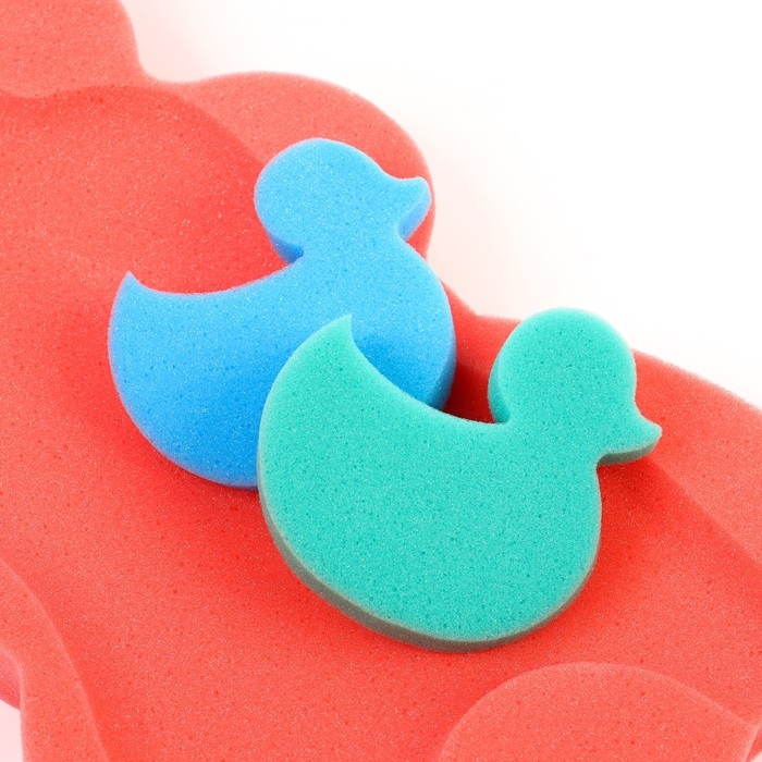 Подкладка для купания макси &laquo;Мишка&raquo;, цвет красный/розовый, 55х30х6см