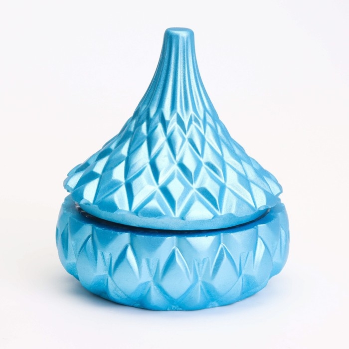 Свеча &laquo;Купол&raquo; в подсвечнике с ромбовидными гранями из гипса с крышкой, 8,5х8,5см, голубой