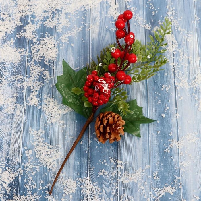 Декор Декор "Зимняя магия" хвоя ягоды шишка, 27 см