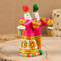 Филимоновская игрушка &laquo;Любота с коромыслом&raquo;