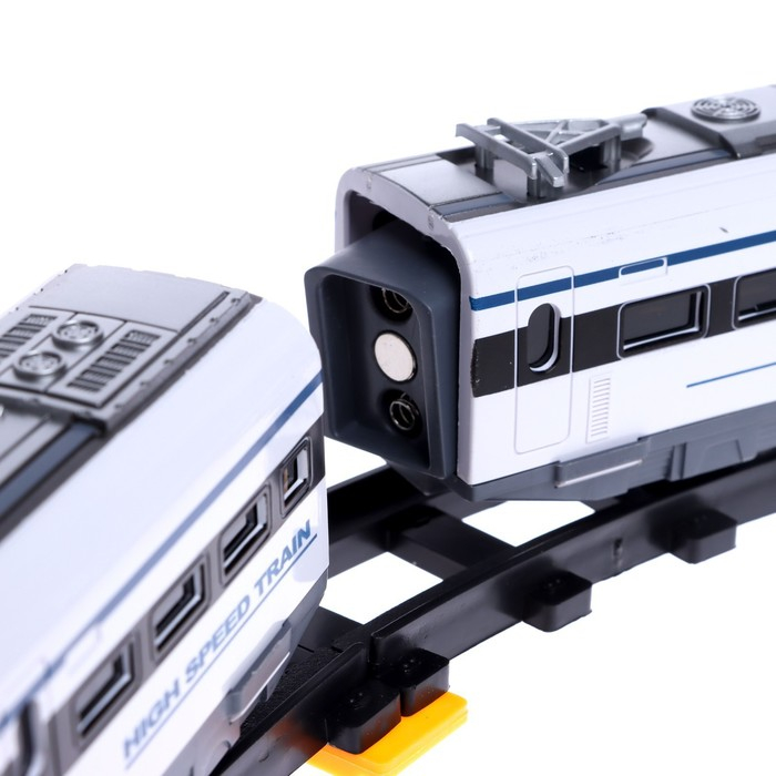 Железная дорога &laquo;Скорый поезд&raquo;, радиоуправление, световые и звуковые эффекты