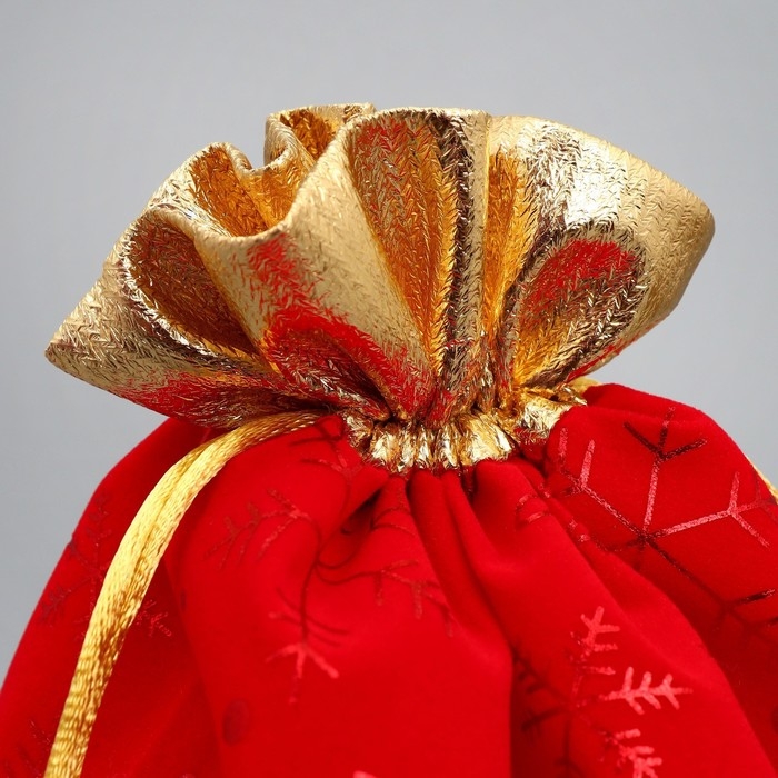 Мешочек подарочный замша «Поздравляю от души», снежинки, тиснение, 20 х 30 см +/- 1.5 см, Новый год Мешочек подарочный замша «Поздравляю от души», снежинки, тиснение, 20 х 30 см +/- 1.5 см, Новый год